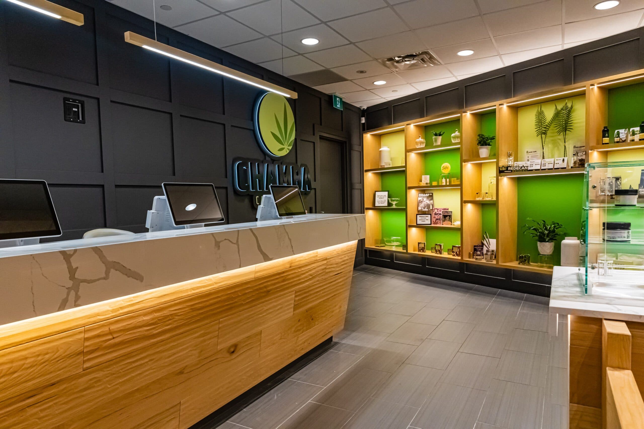 Store image 3